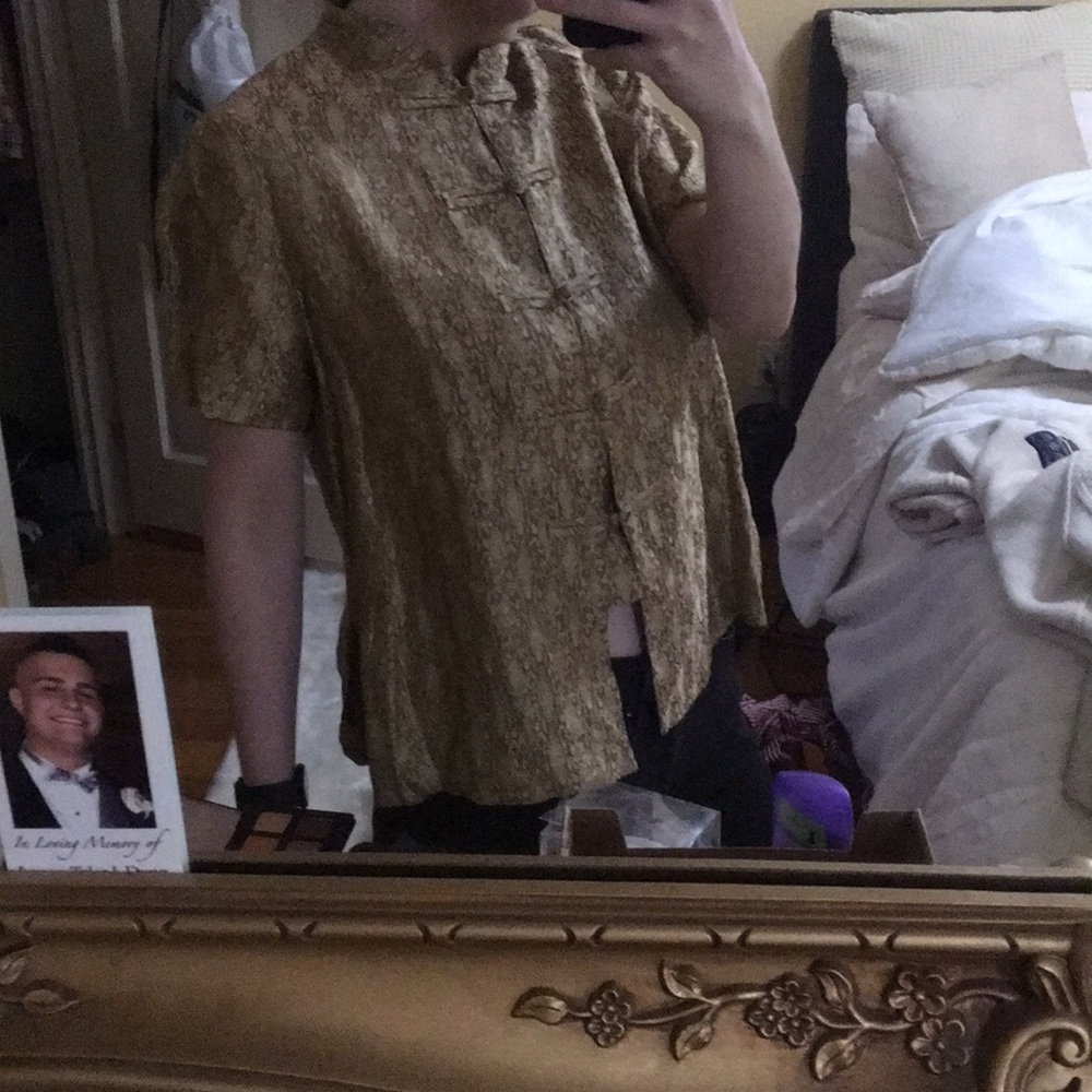 Unique, Gold, button up - Picture 4 of 4